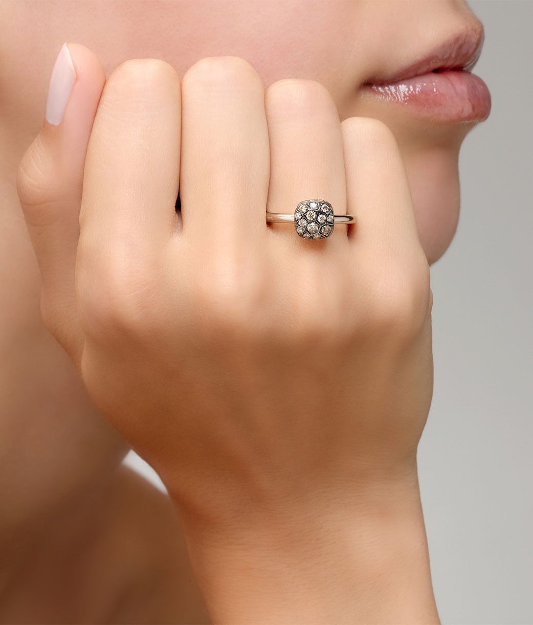 Nudo Solitaire Ring