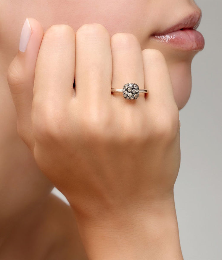 Nudo Solitaire Ring