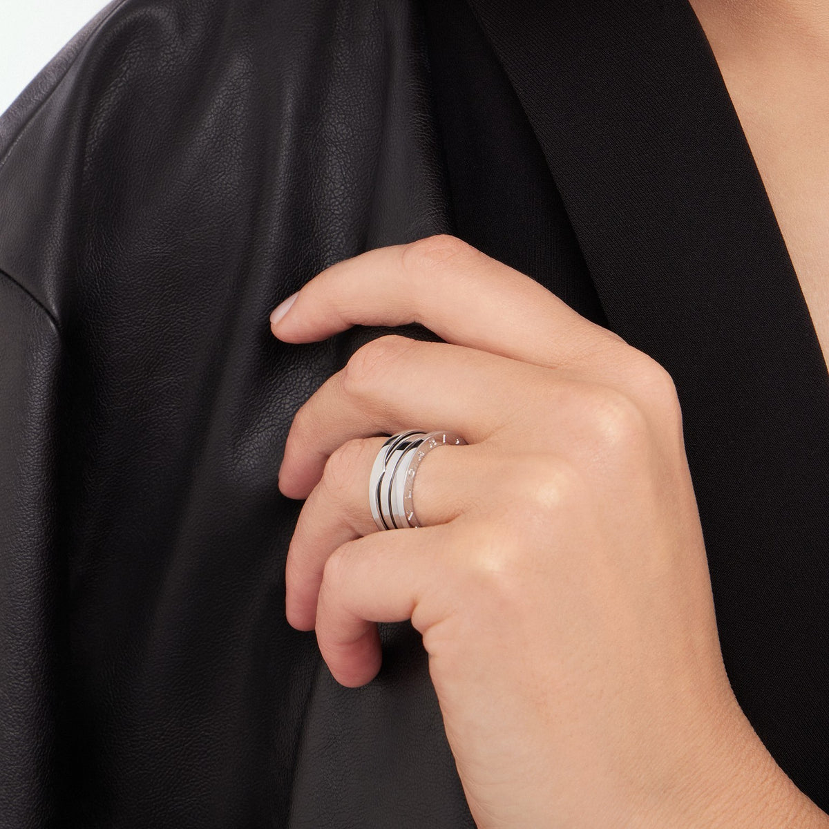 B.zero1 Classic Ring, worn