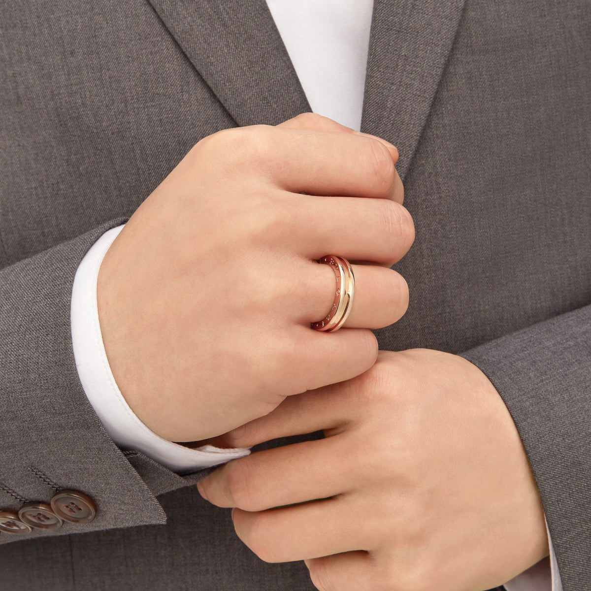 Bvlgari B.zero1 ring in rose gold worn on hand
