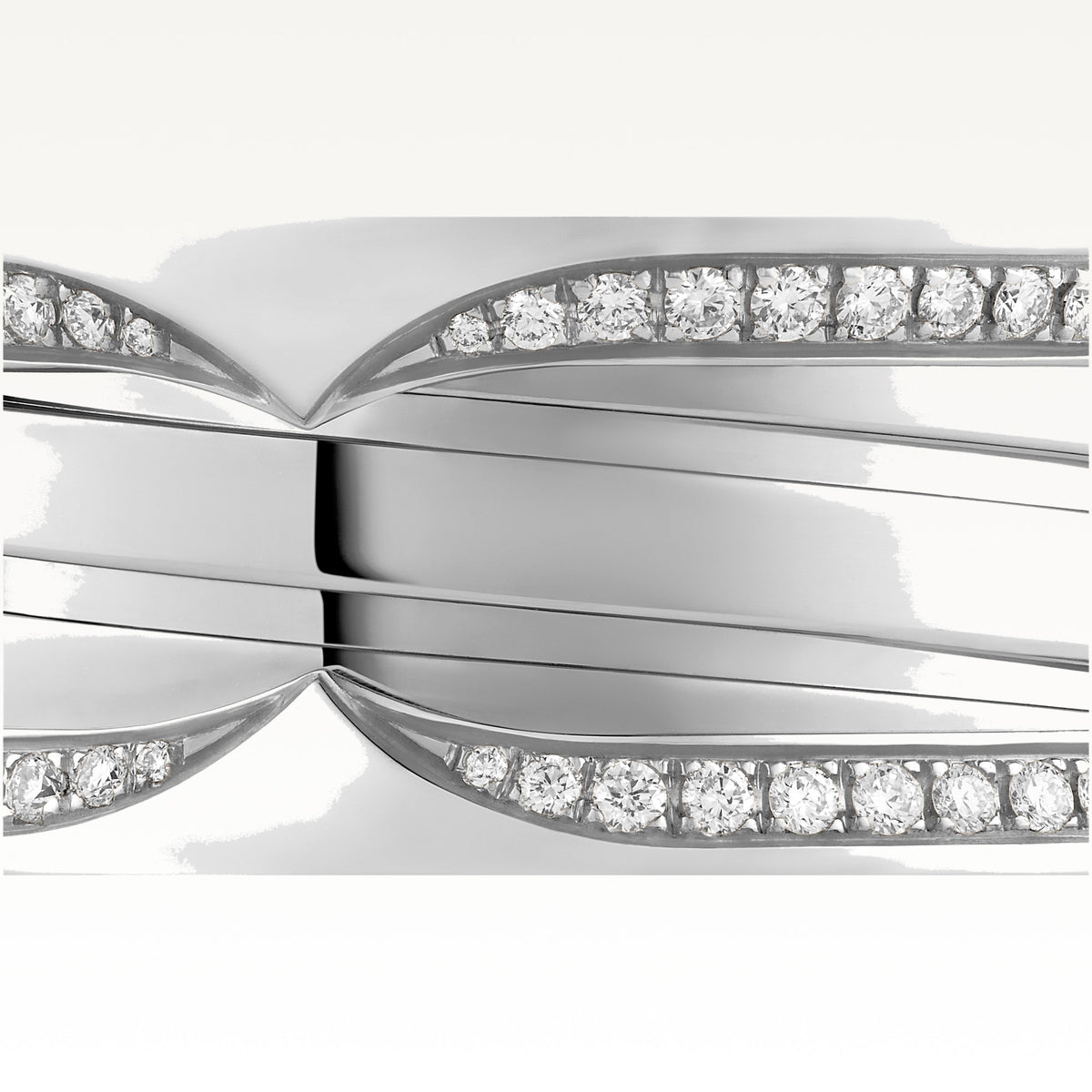 B.zero1 Classic Ring, close-up