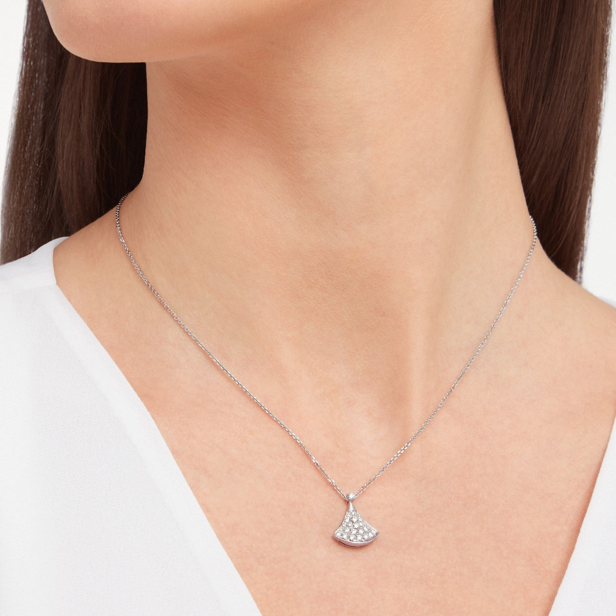 Divas’ Dream Necklace, worn