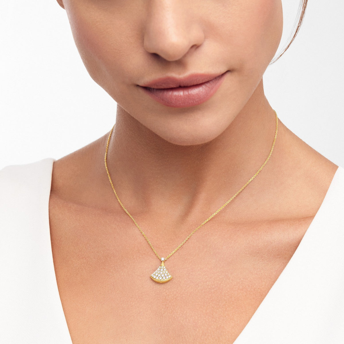 Divas’ Dream Necklace, worn