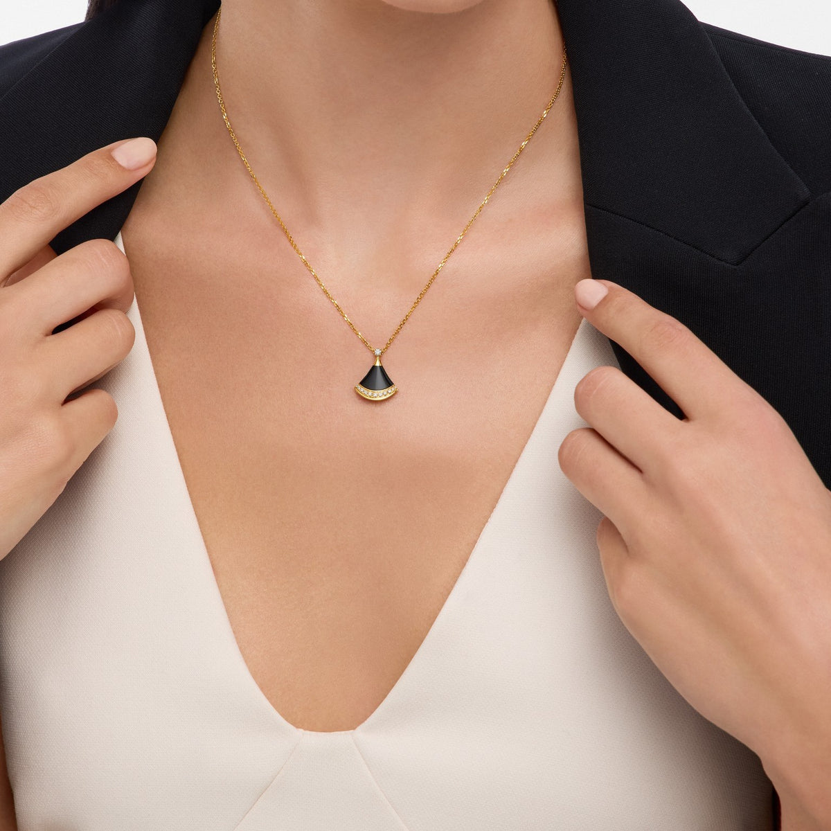 Divas’ Dream Necklace, worn