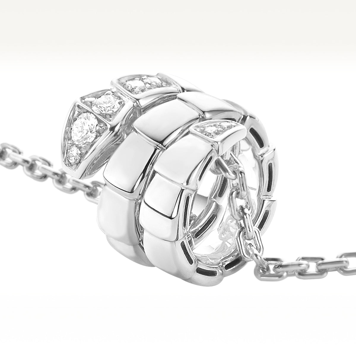 Bvlgari Serpenti Viper Necklace detail