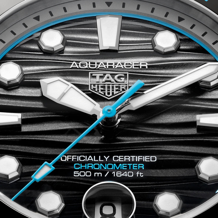 TAG Heuer Aquaracer Professional 500 Date 42mm WBP5182.BF0010 dial detail