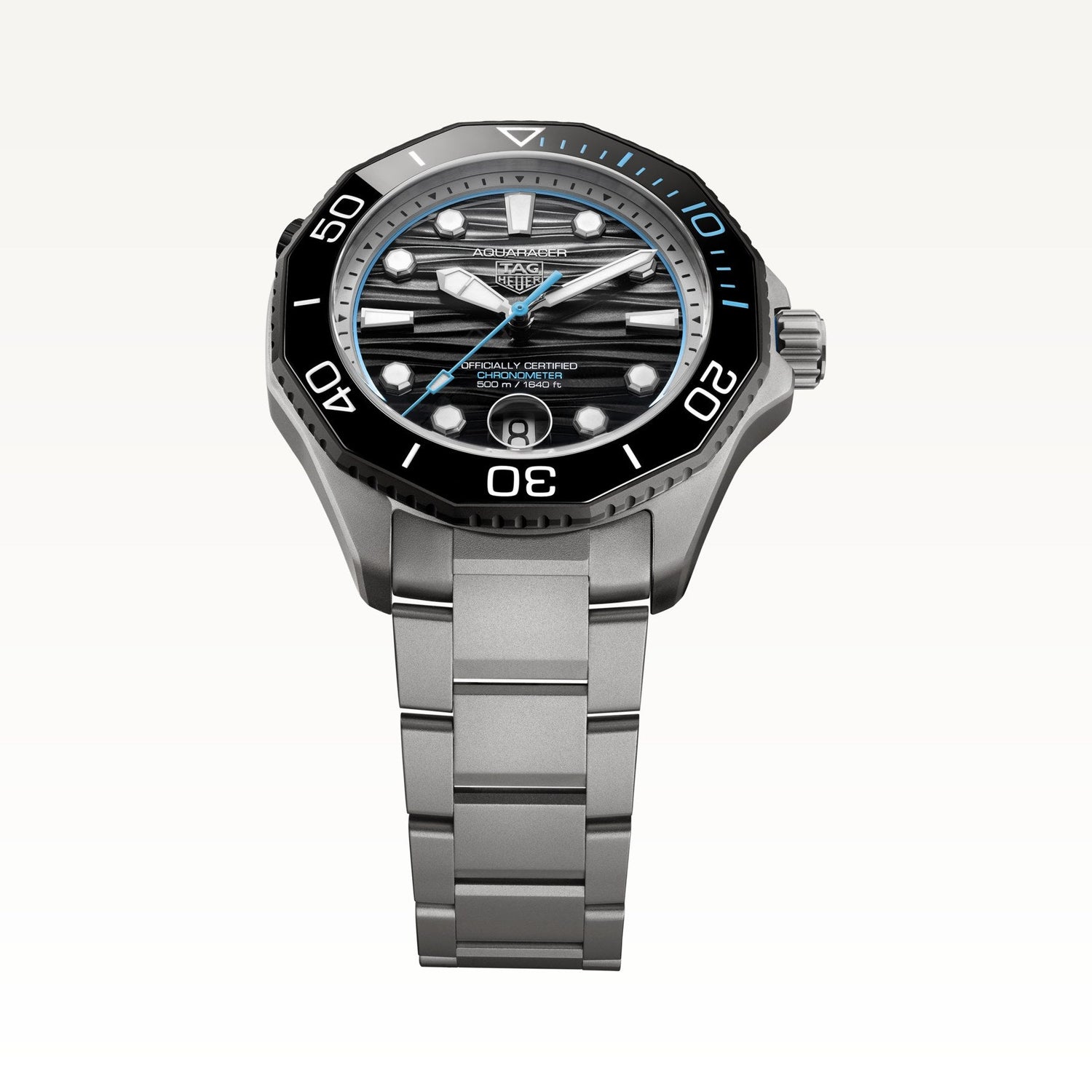 TAG Heuer Aquaracer Professional 500 Date 42mm WBP5182.BF0010 crown detail